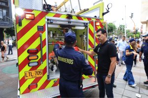 Maquina de bomberos llega a Neiva para fortalecer la asistencia en  las emergencias ocasionadas por  el fenómeno del niño